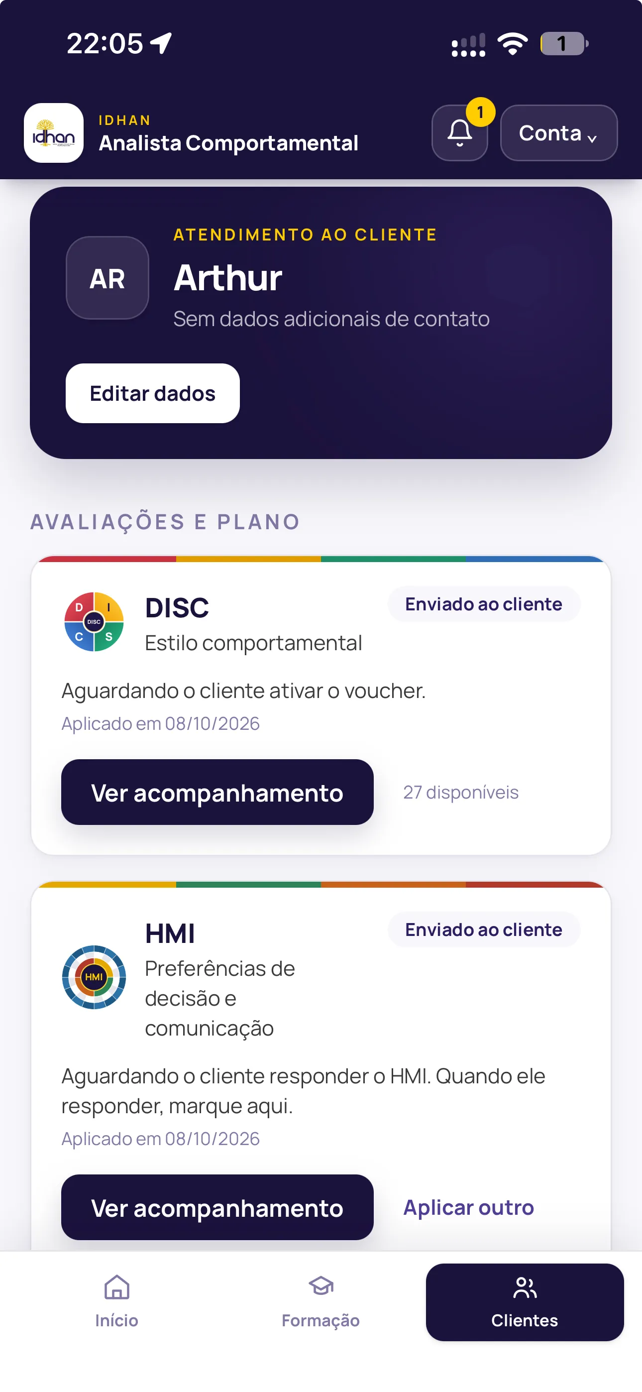 Ficha de cliente no aplicativo com avaliações DISC e HMI